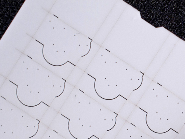 陶瓷划线和钻孔